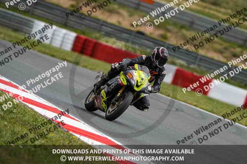 cadwell no limits trackday;cadwell park;cadwell park photographs;cadwell trackday photographs;enduro digital images;event digital images;eventdigitalimages;navarra;no limits trackdays;peter wileman photography;racing digital images;trackday digital images;trackday photos